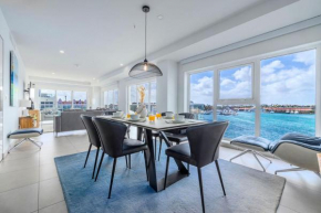 Magnificent 2 Bedroom corner condo with THE VIEW